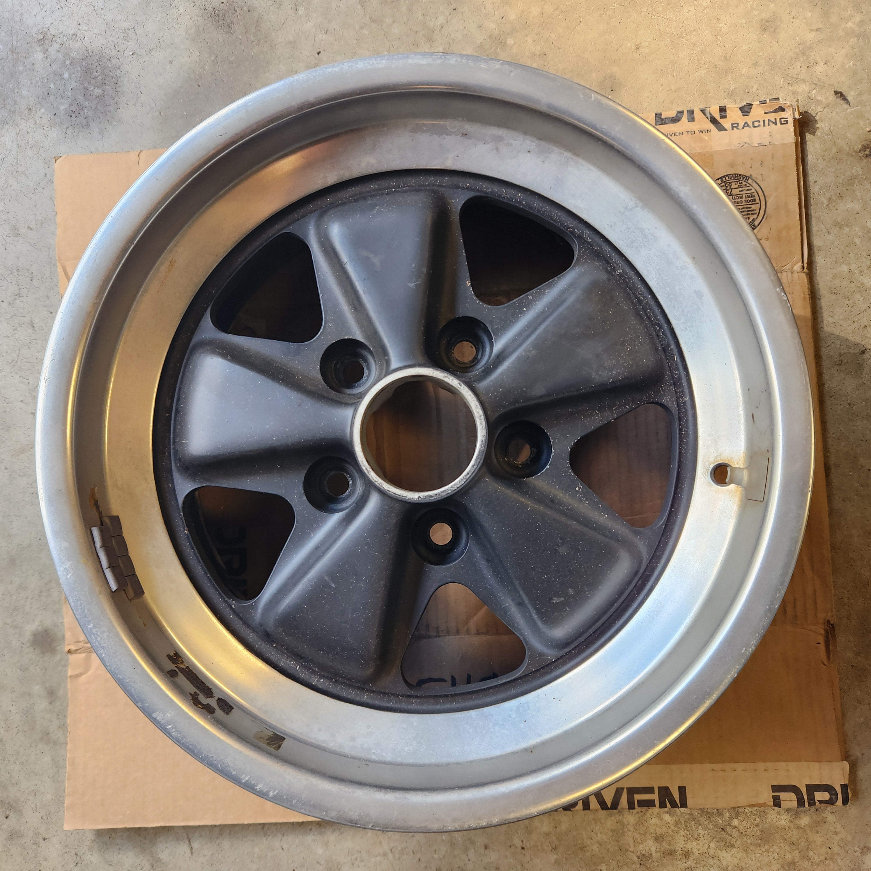 911 Fuchs Wheel 8jX16 ET23 Date Code 32/85 w001