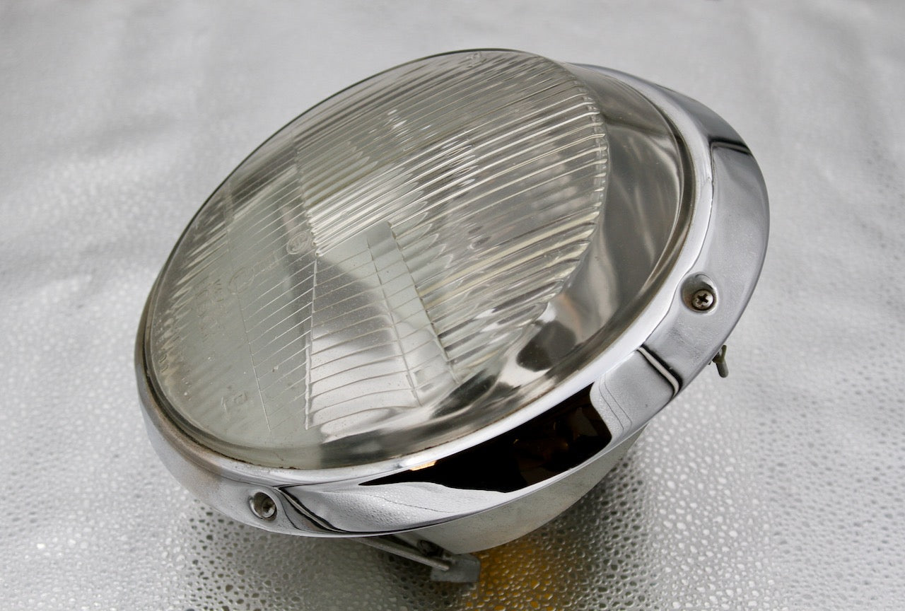 Bosch vintage H1 Halogen Headlight Assembly Set - Very Good