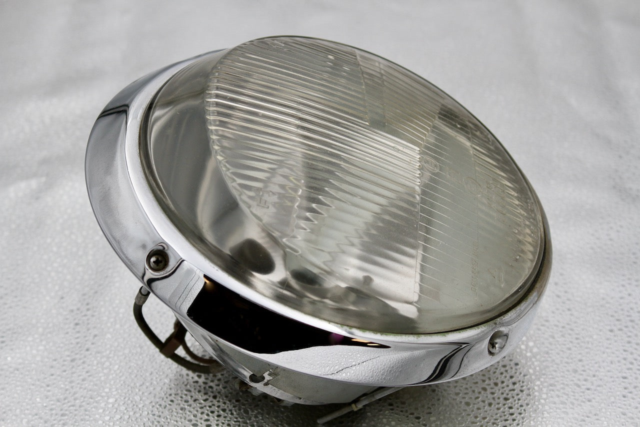 Bosch vintage H1 Halogen Headlight Assembly Set - Very Good