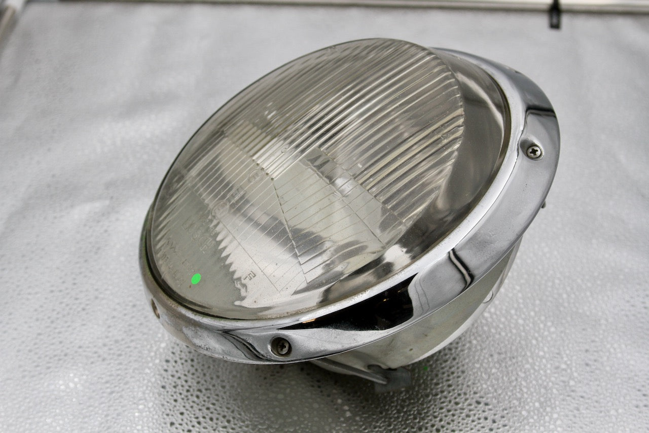 Bosch vintage H1 Halogen Headlight Assembly Set - Very Good