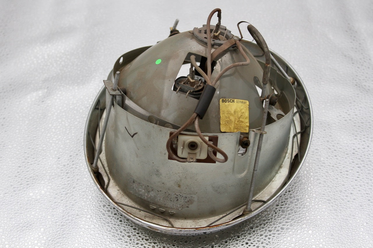Bosch vintage H1 Halogen Headlight Assembly Set - Very Good