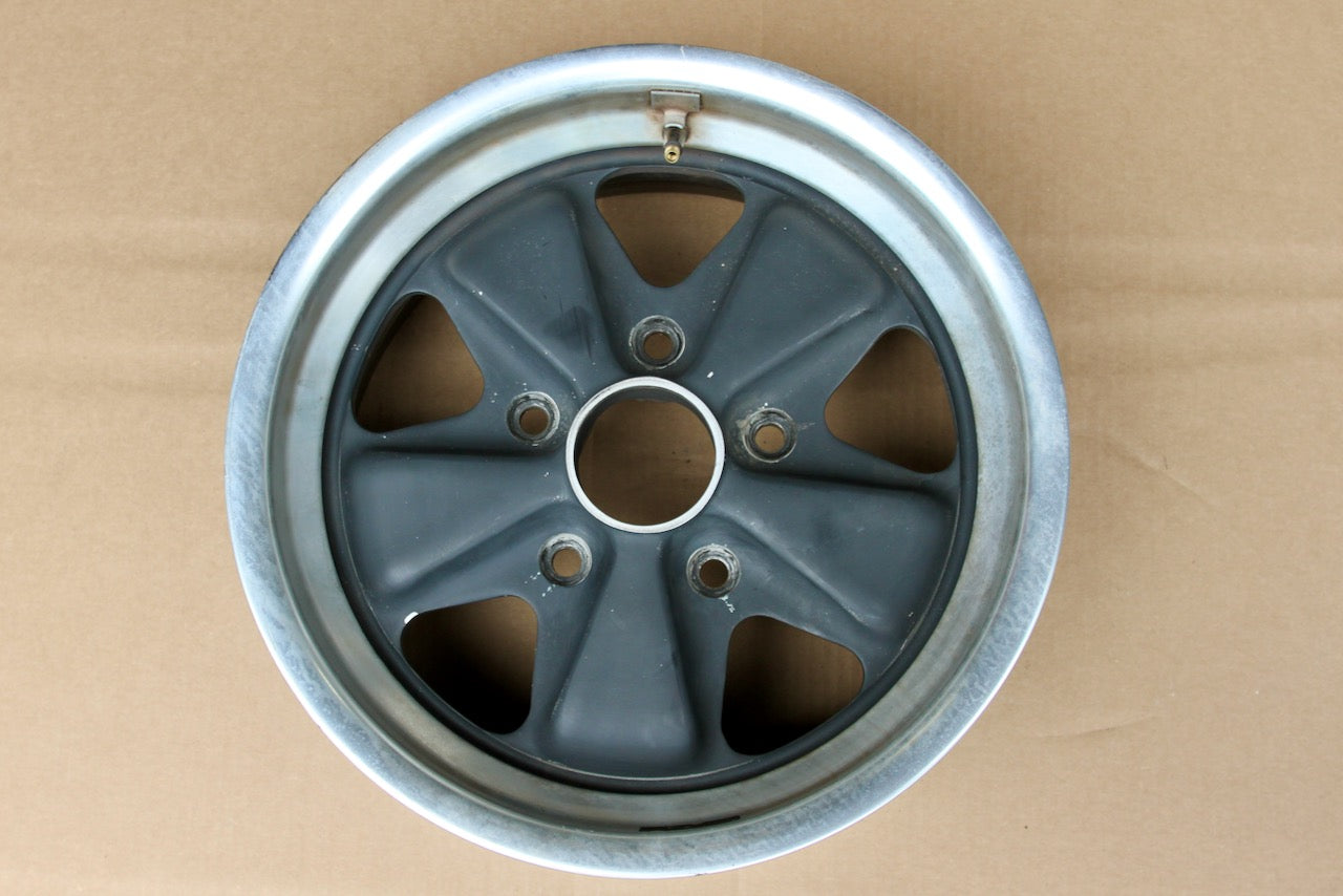 911 Fuchs Wheel 7j x 15 Date Code 27/85 -005