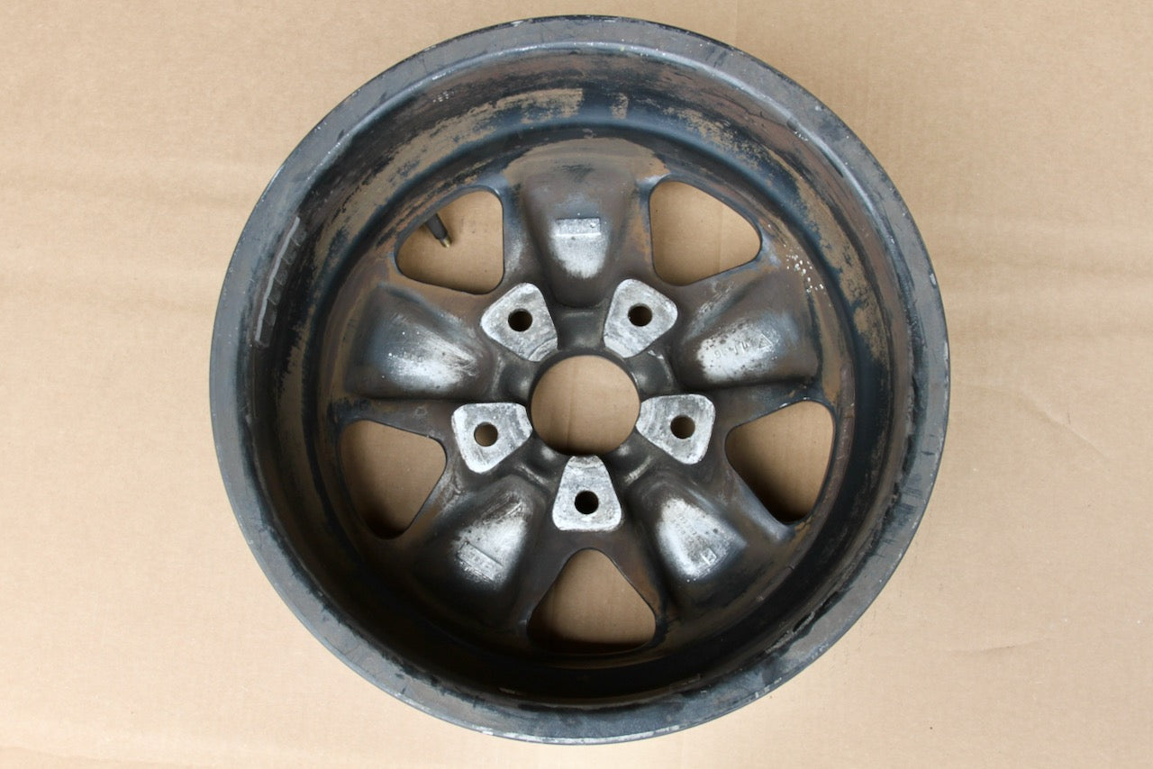 911 Fuchs Wheel 7j x 15 Date Code 27/85 -005