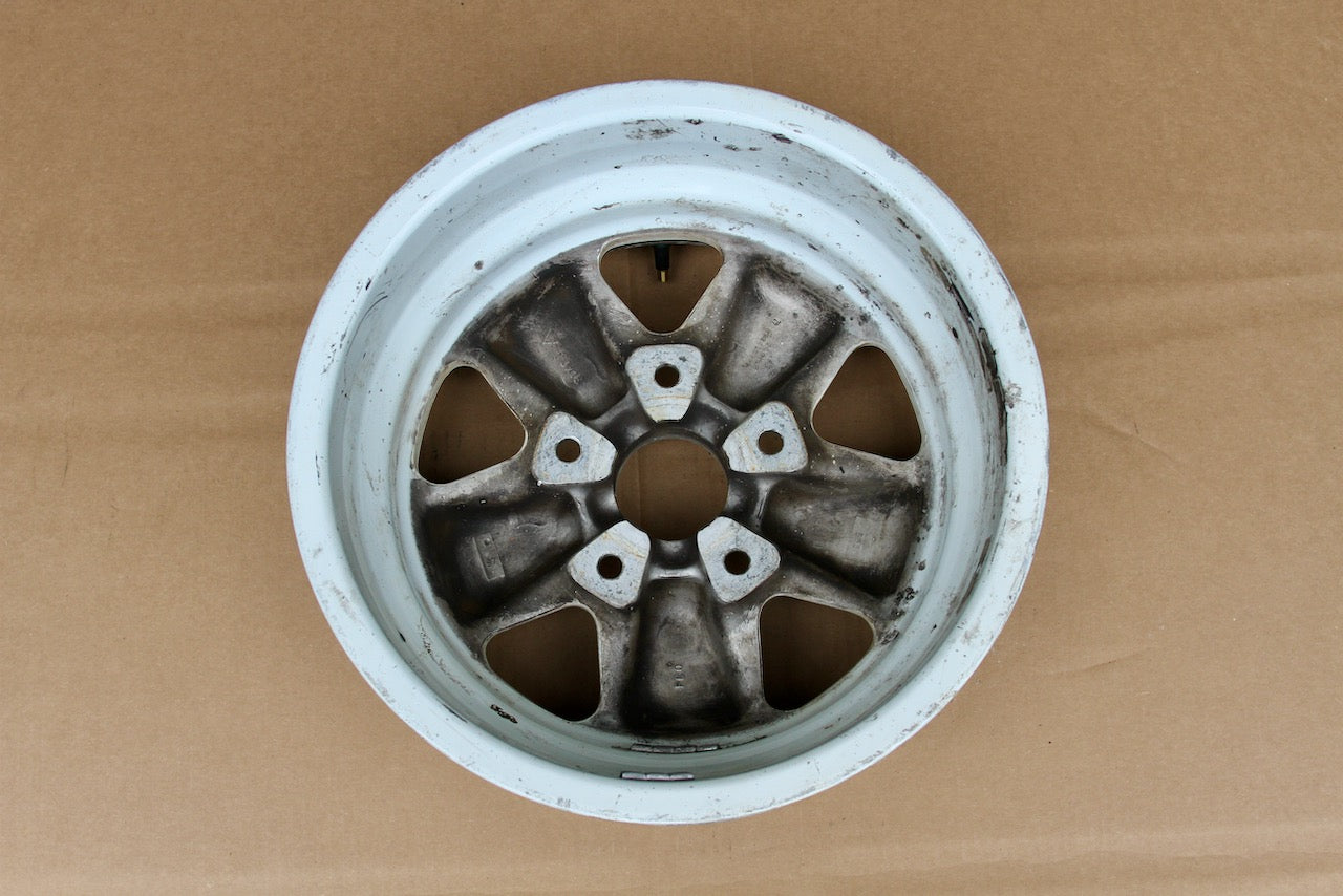911 Fuchs Wheel 8jX15 Date code 50/84- 003