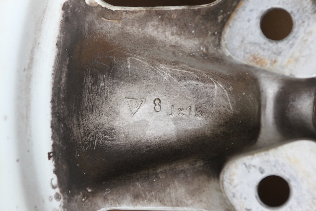 911 Fuchs Wheel 8jX15 Date code 50/84- 004