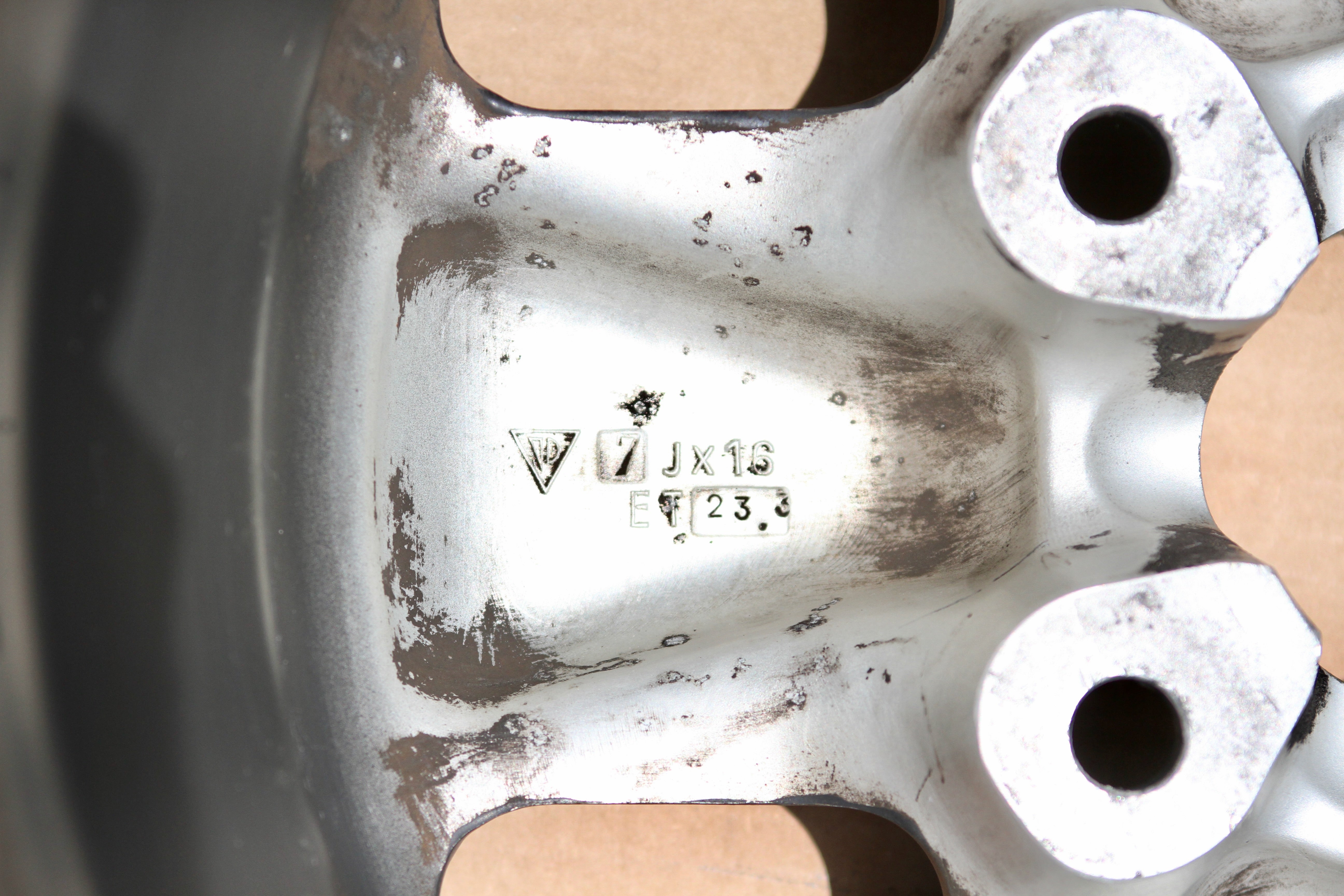 911 Fuchs wheels 7J x16 set Date code: 2885 & 1085