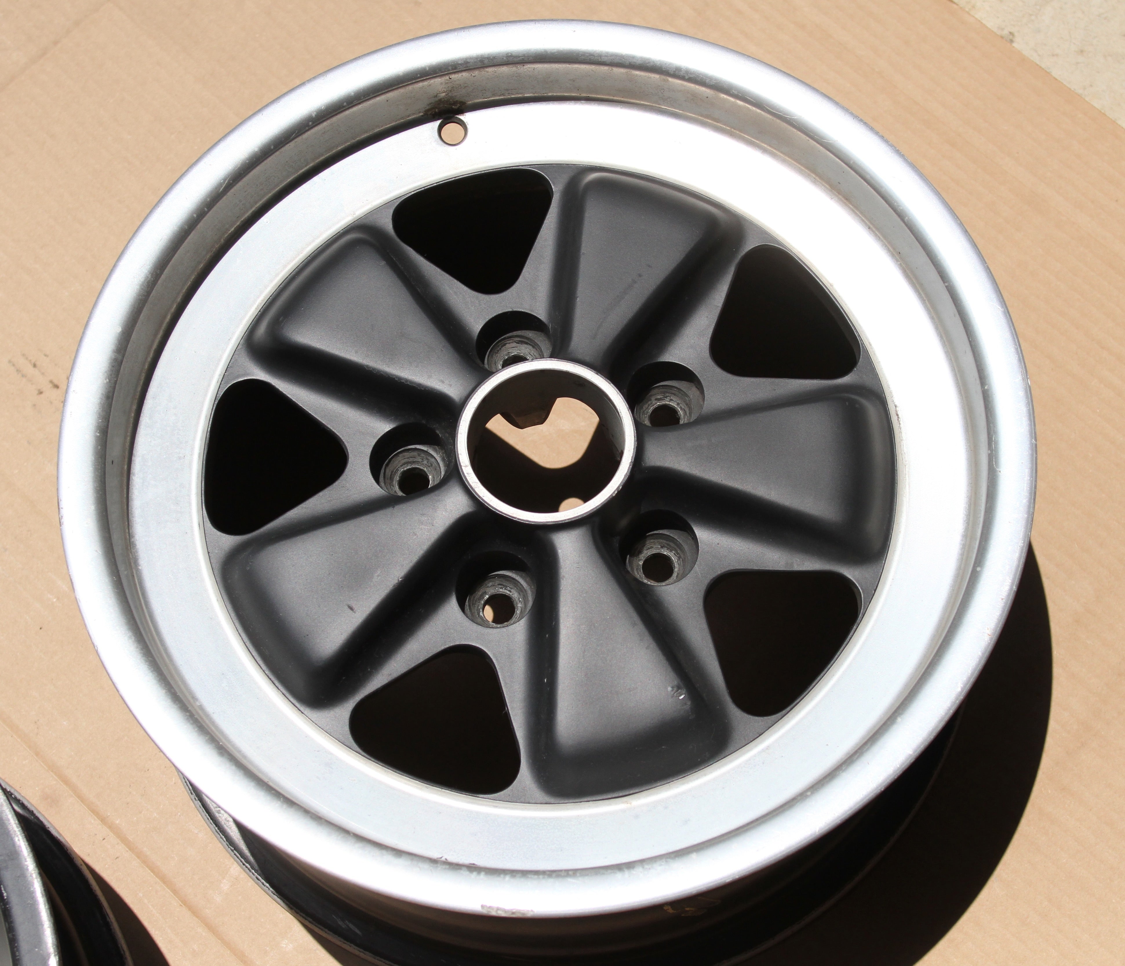911 Fuchs wheels 7J x16 set Date code: 2885 & 1085