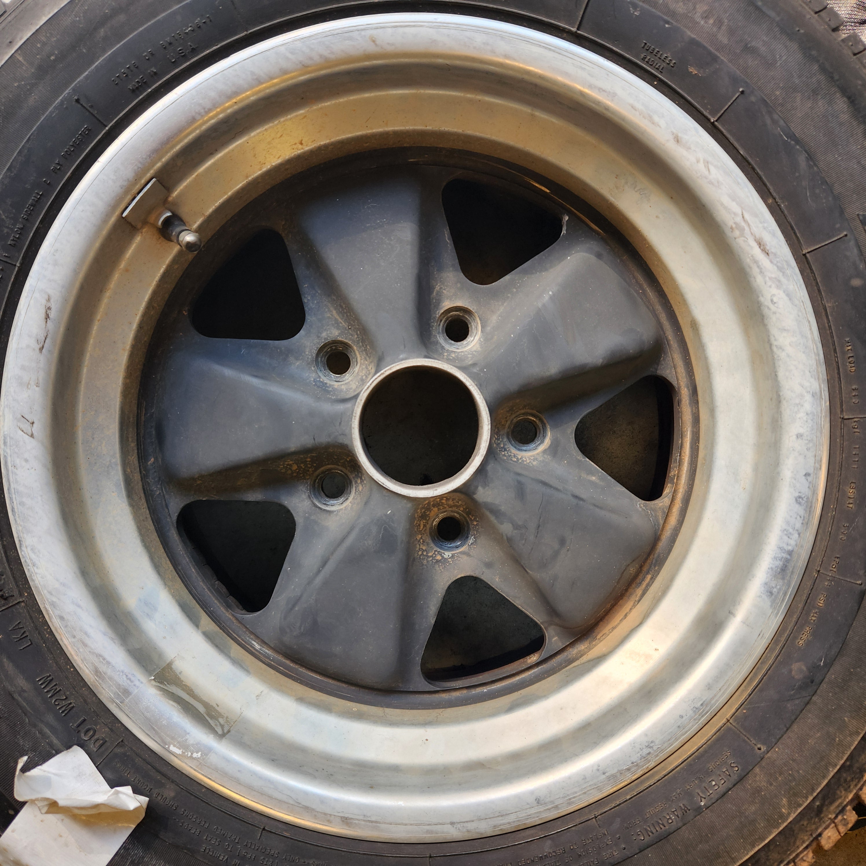 911 Fuchs Wheel 8jx15 Date Code 24/85