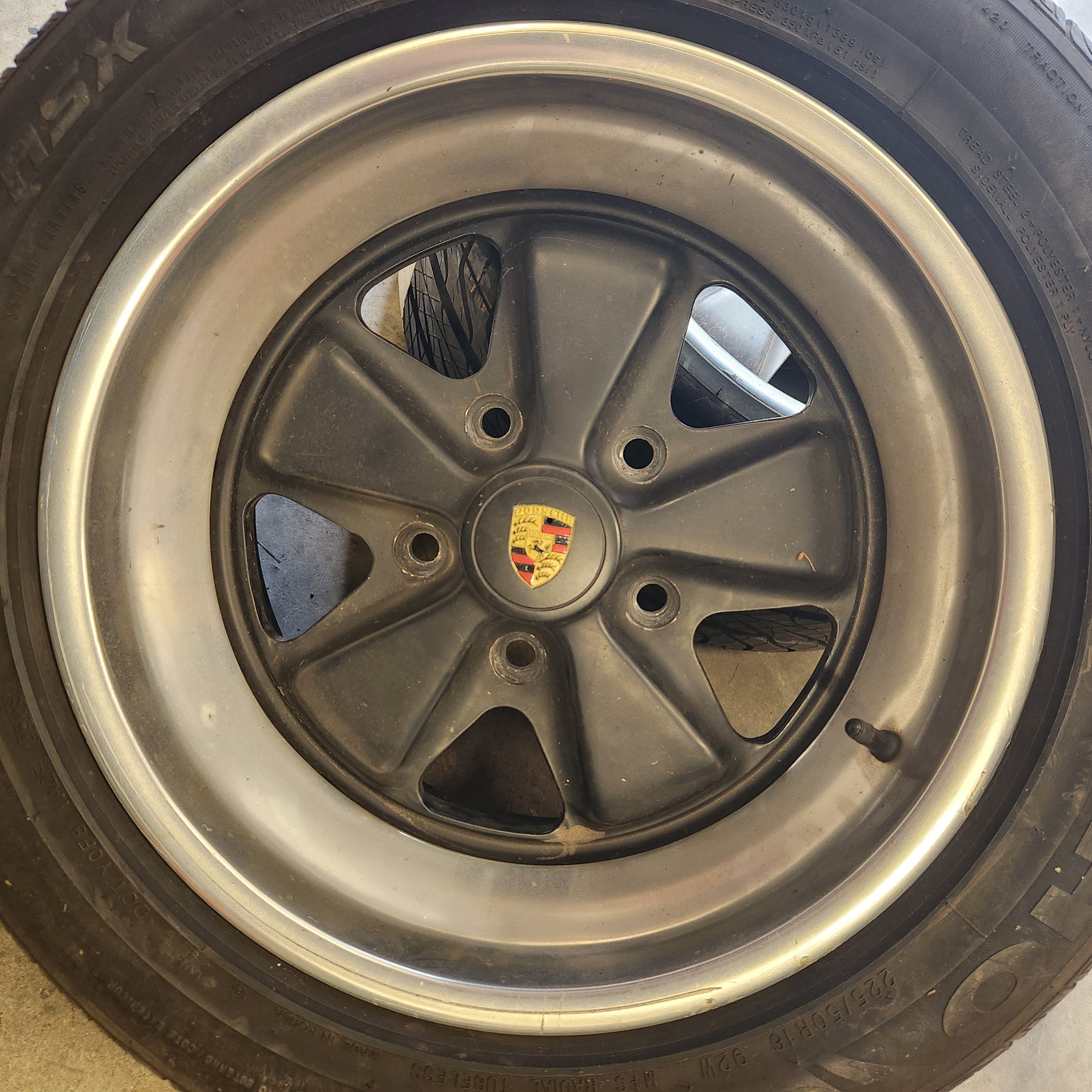 911 Turbo Fuchs Wheel 8jx16 Date Code 12/77