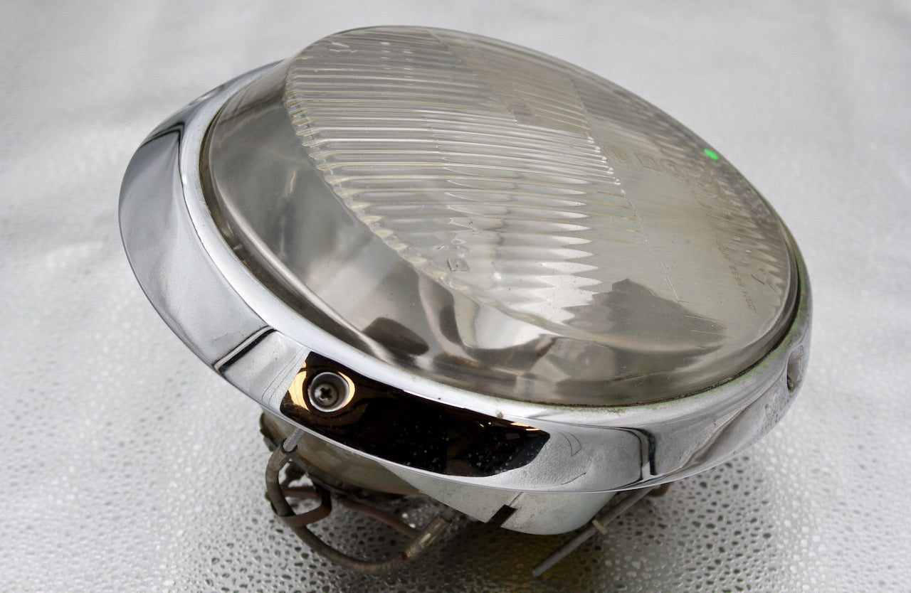 Bosch vintage H1 Halogen Headlight Assembly Set - Very Good