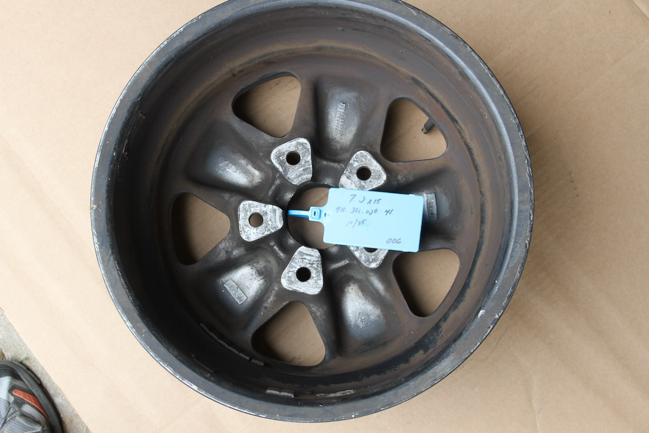 911 Fuchs Wheel 7jx15 Date Code 10/85 -006