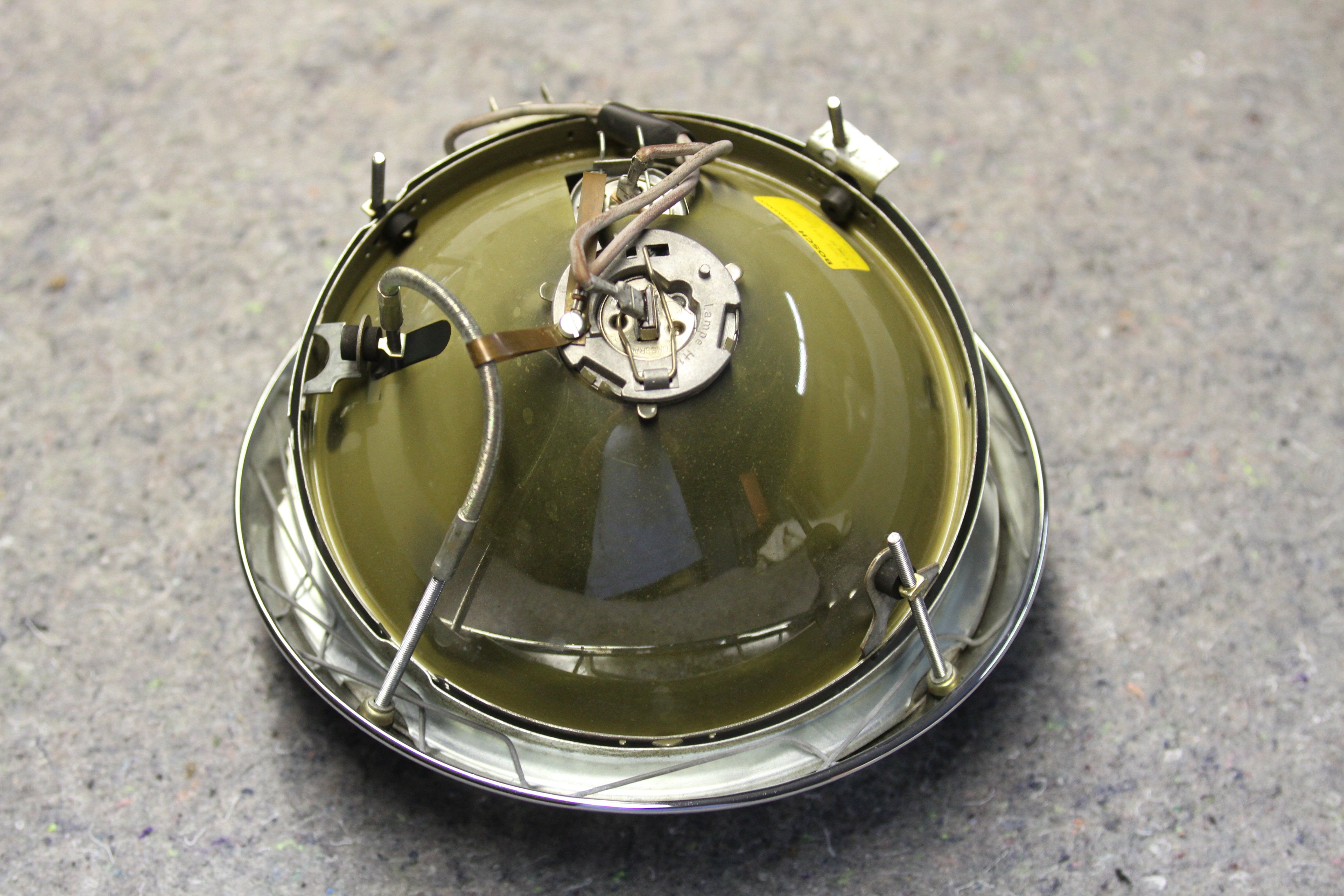 Original Bosch H1 Headlight Assembly - Excellent Condition (01 301 811 004)