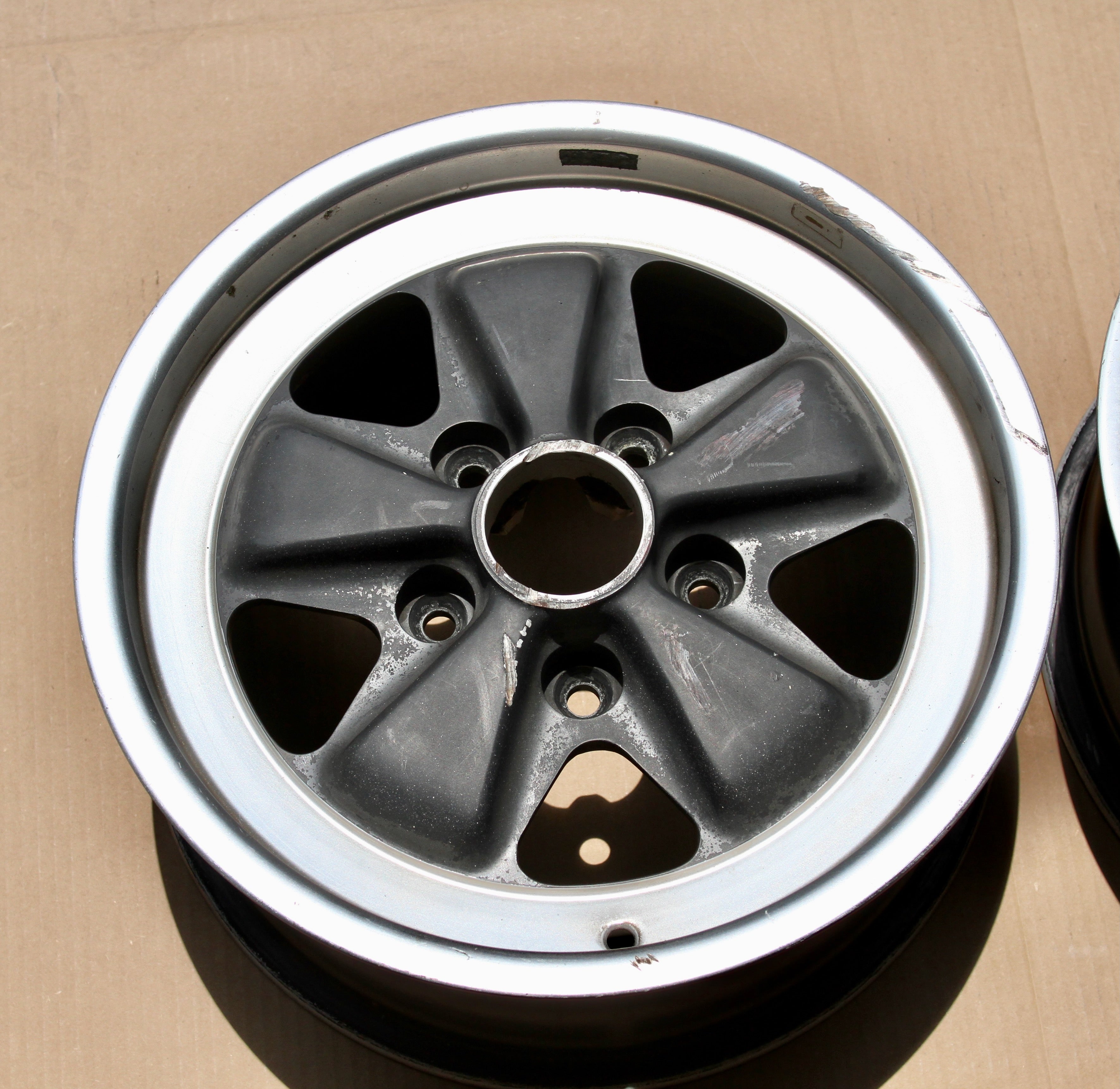 911 Fuchs wheels 7J x16 set Date code: 2885 & 1085
