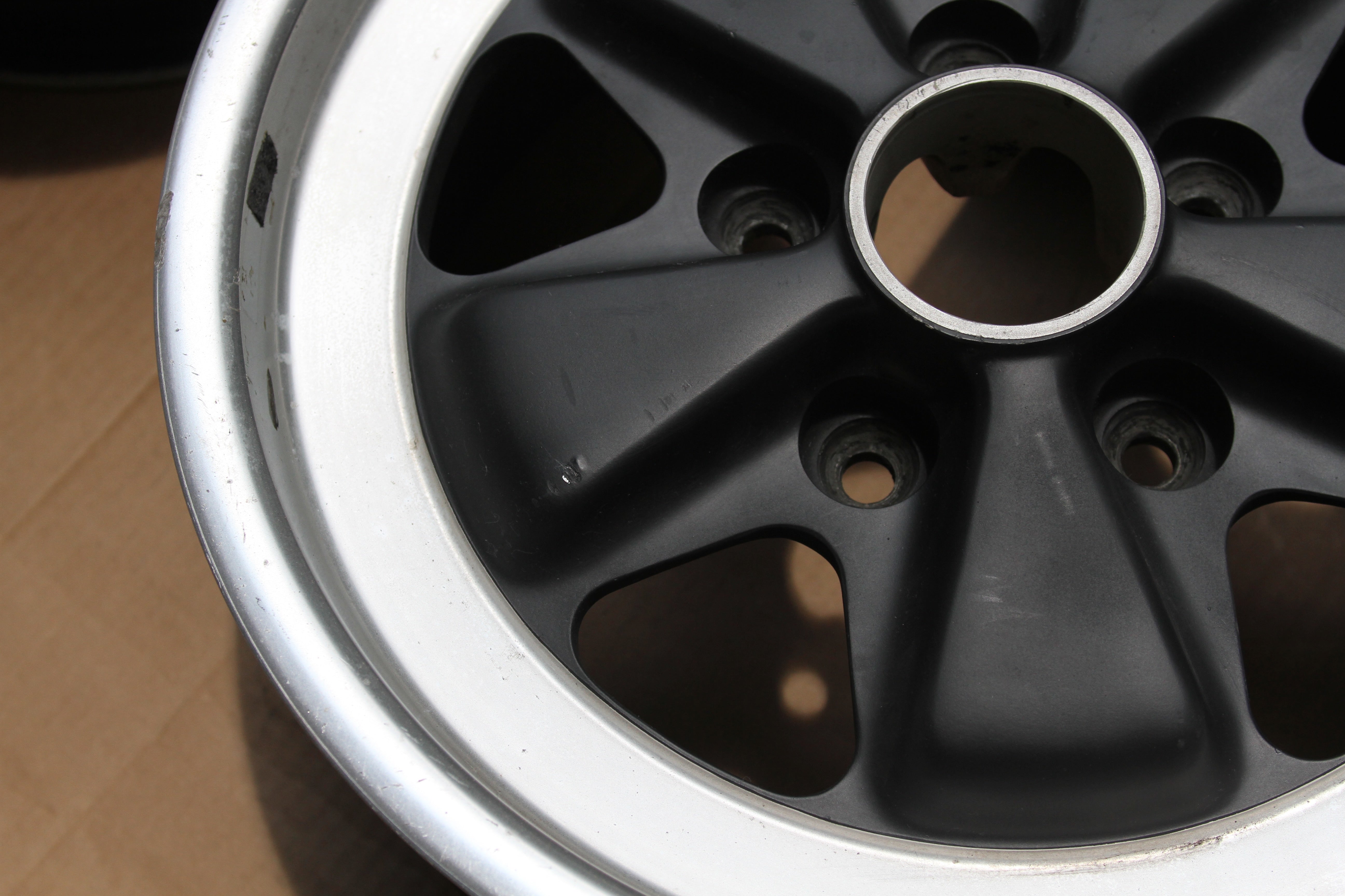 911 Fuchs wheels 7J x16 set Date code: 2885 & 1085